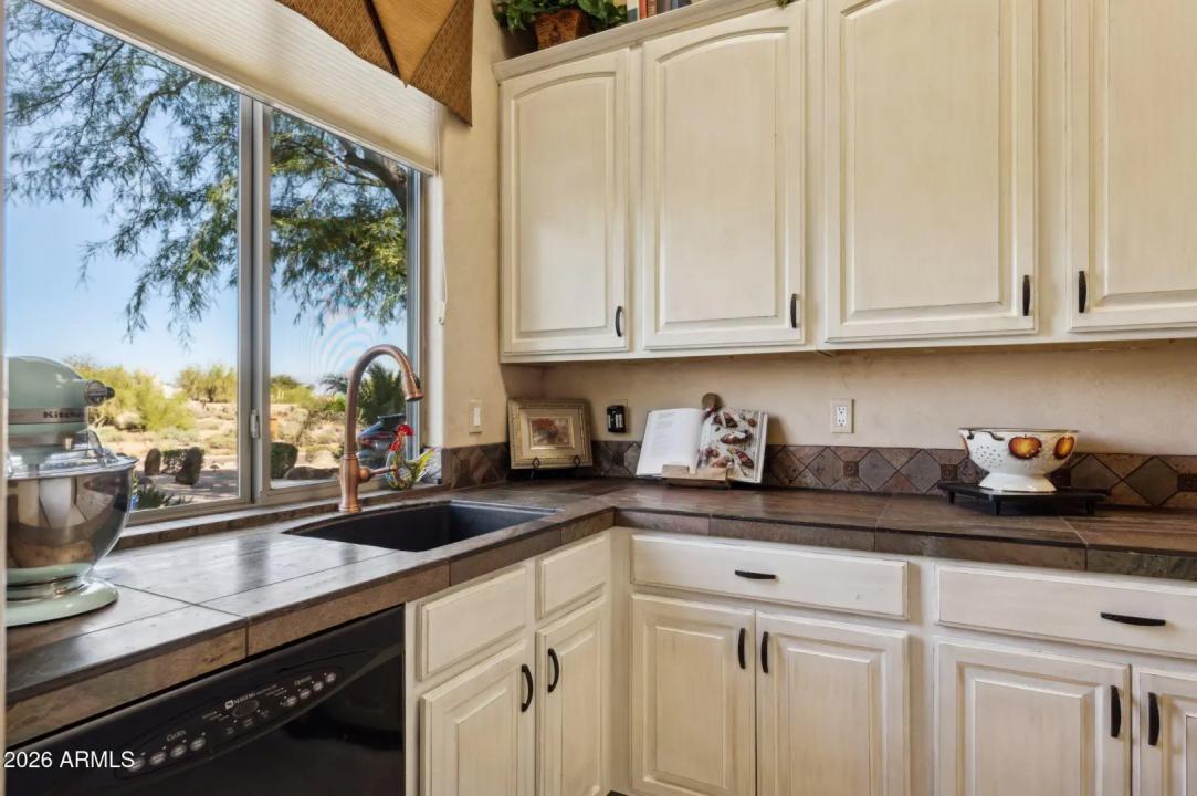 Real Estate Picture 32