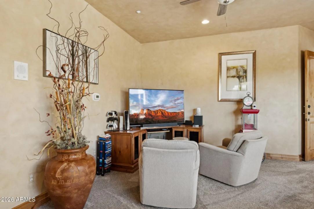 Real Estate Picture 33