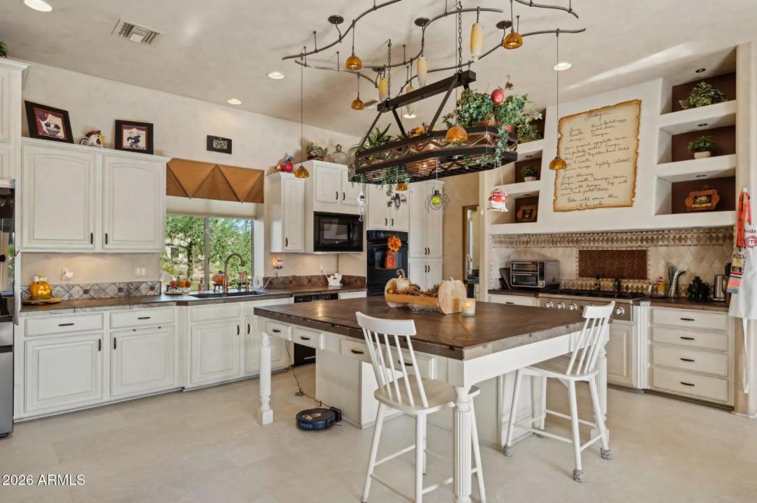 Real Estate Picture 34