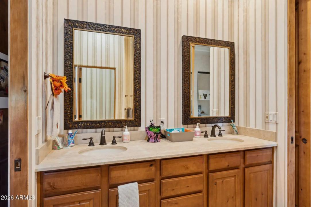 Real Estate Picture 42