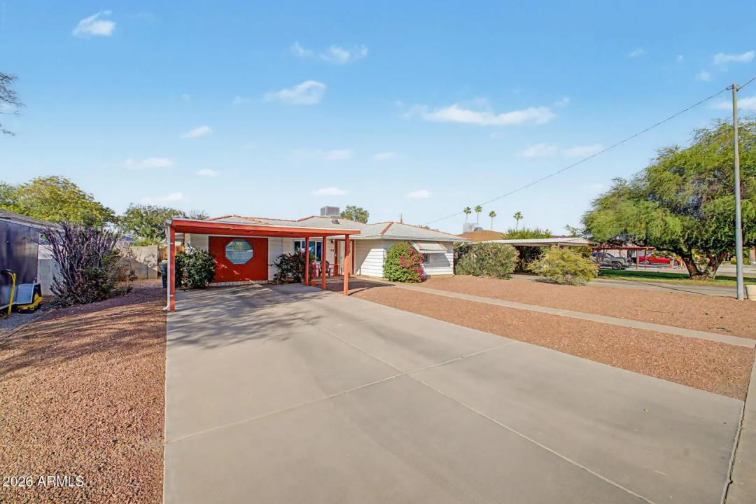Real Estate Picture 25
