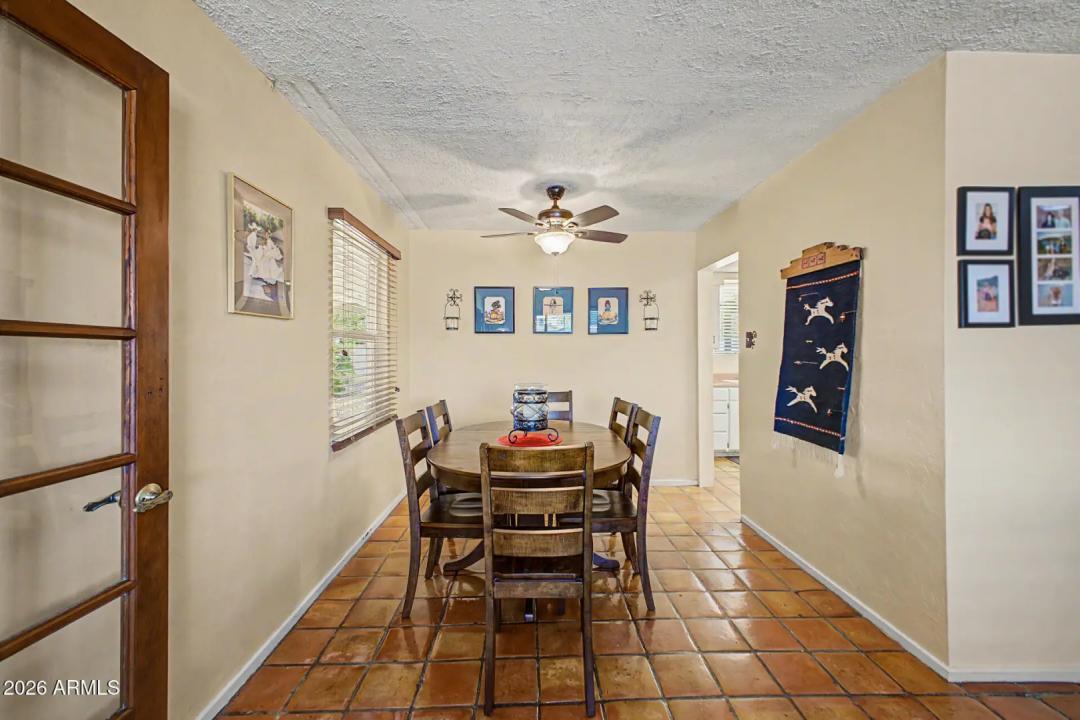 Real Estate Picture 8