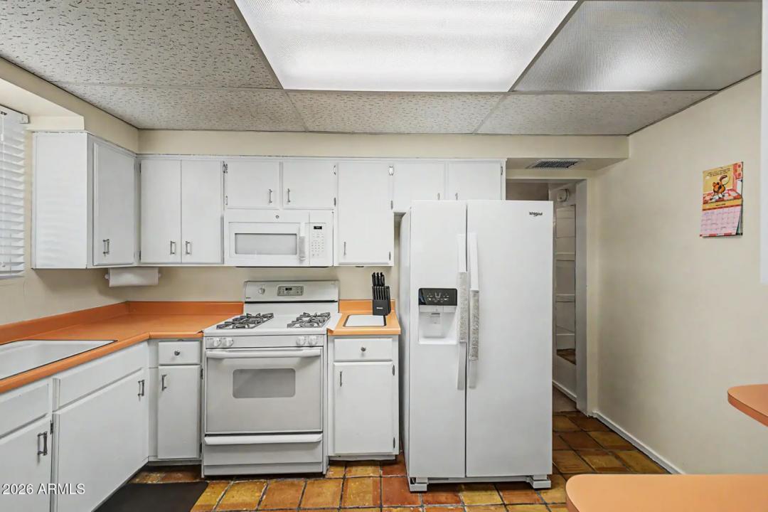 Real Estate Picture 10