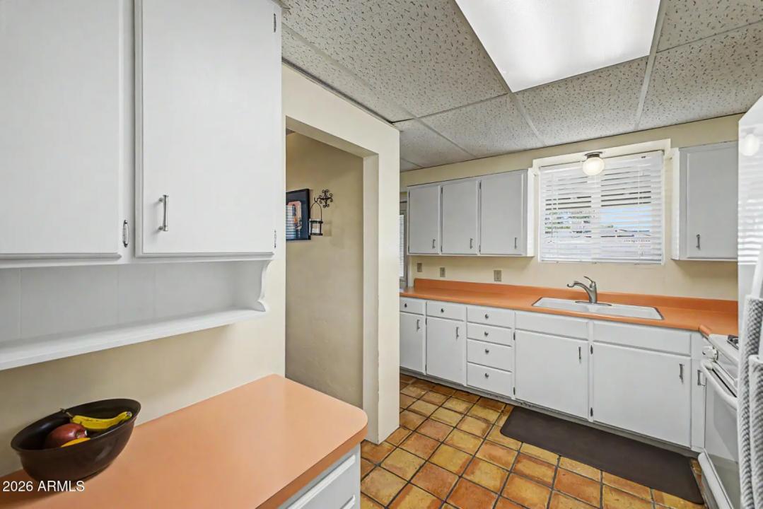 Real Estate Picture 11