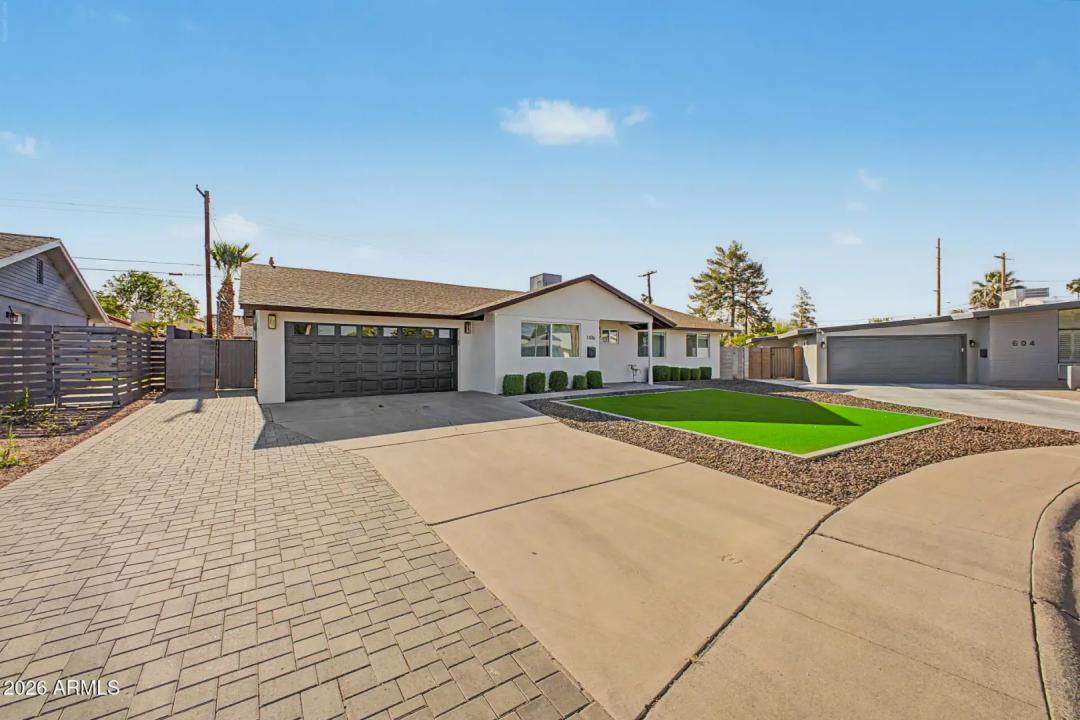 Real Estate Picture 4