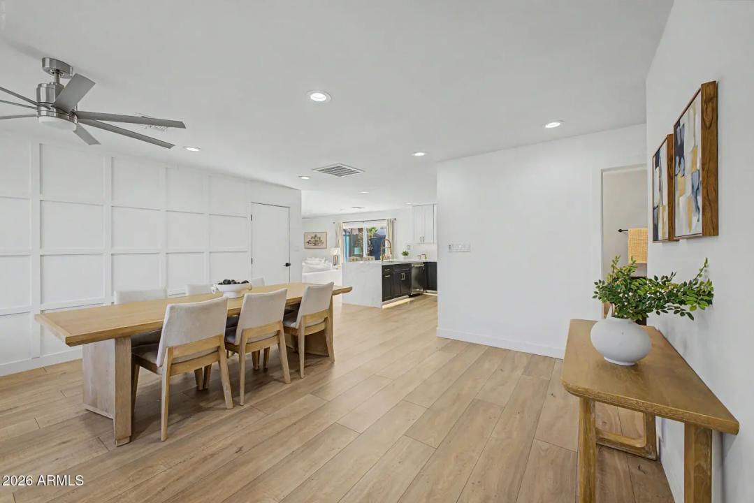 Real Estate Picture 7