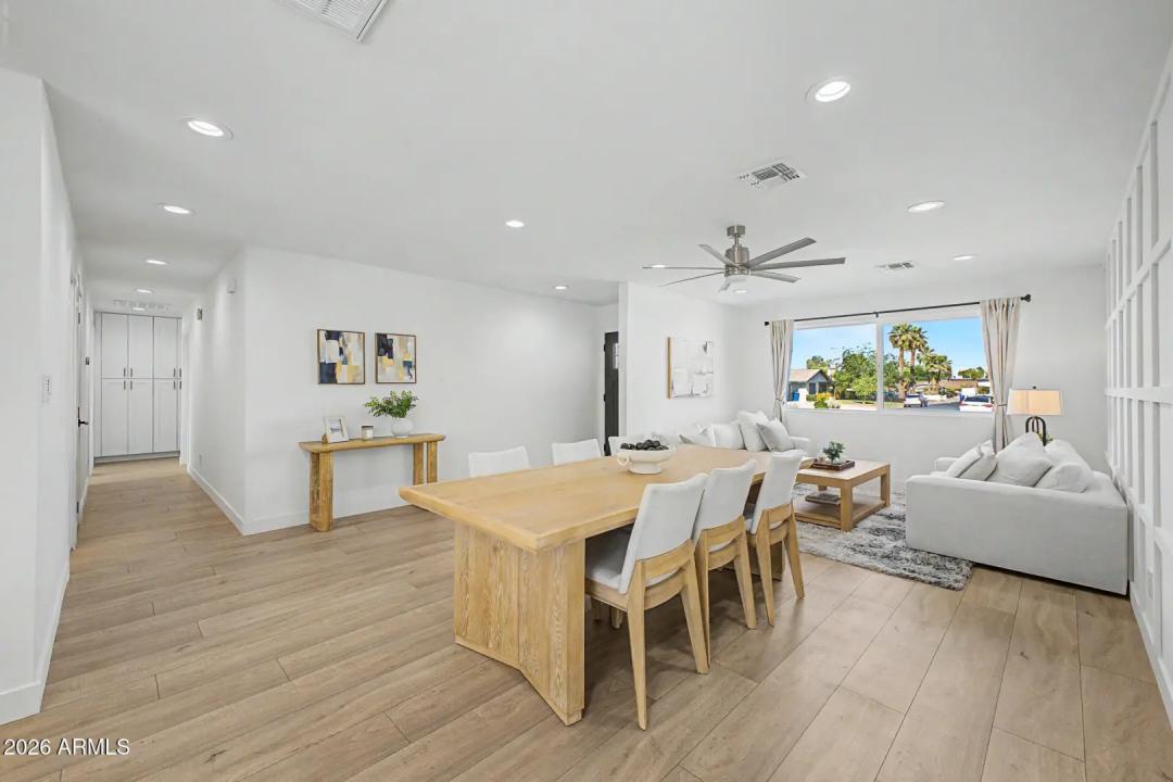 Real Estate Picture 8