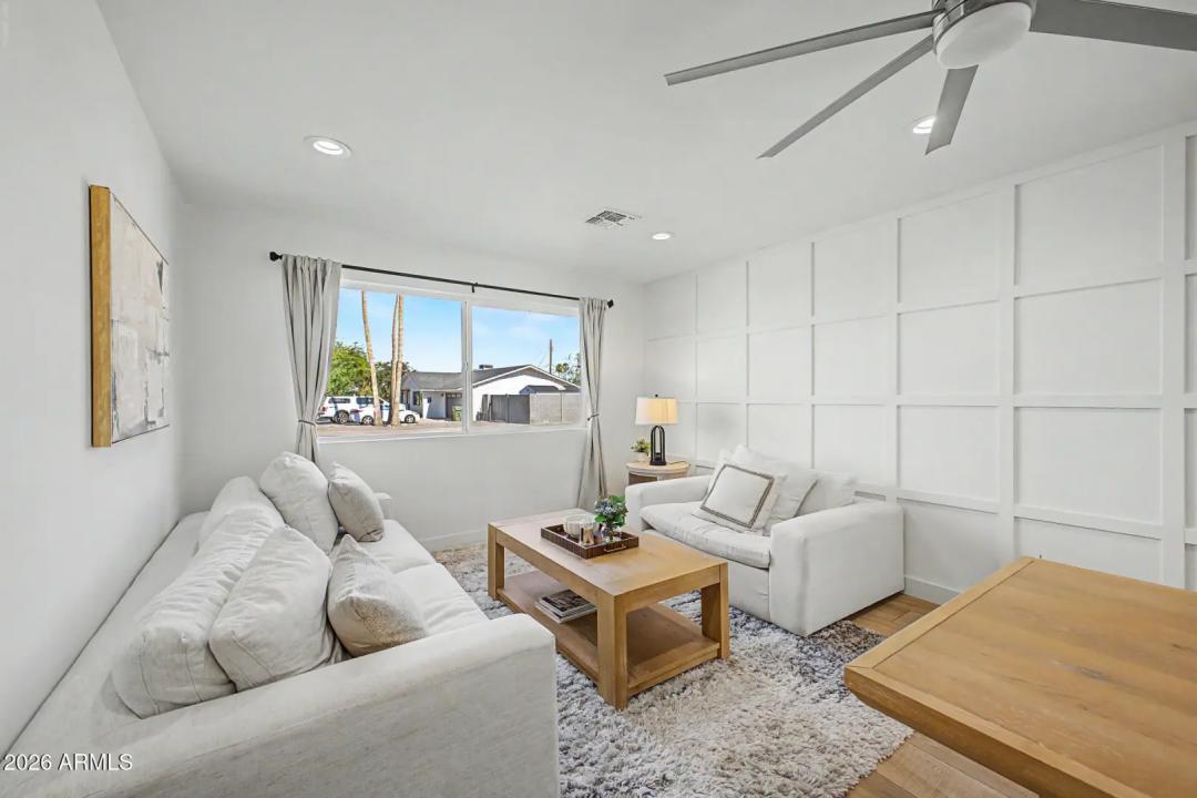 Real Estate Picture 11