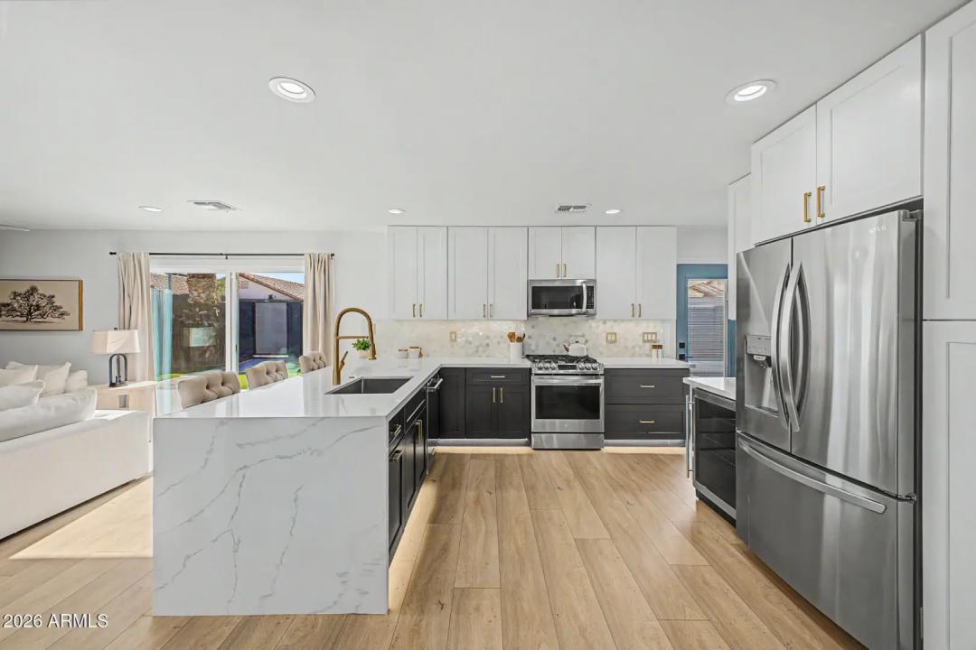 Real Estate Picture 15