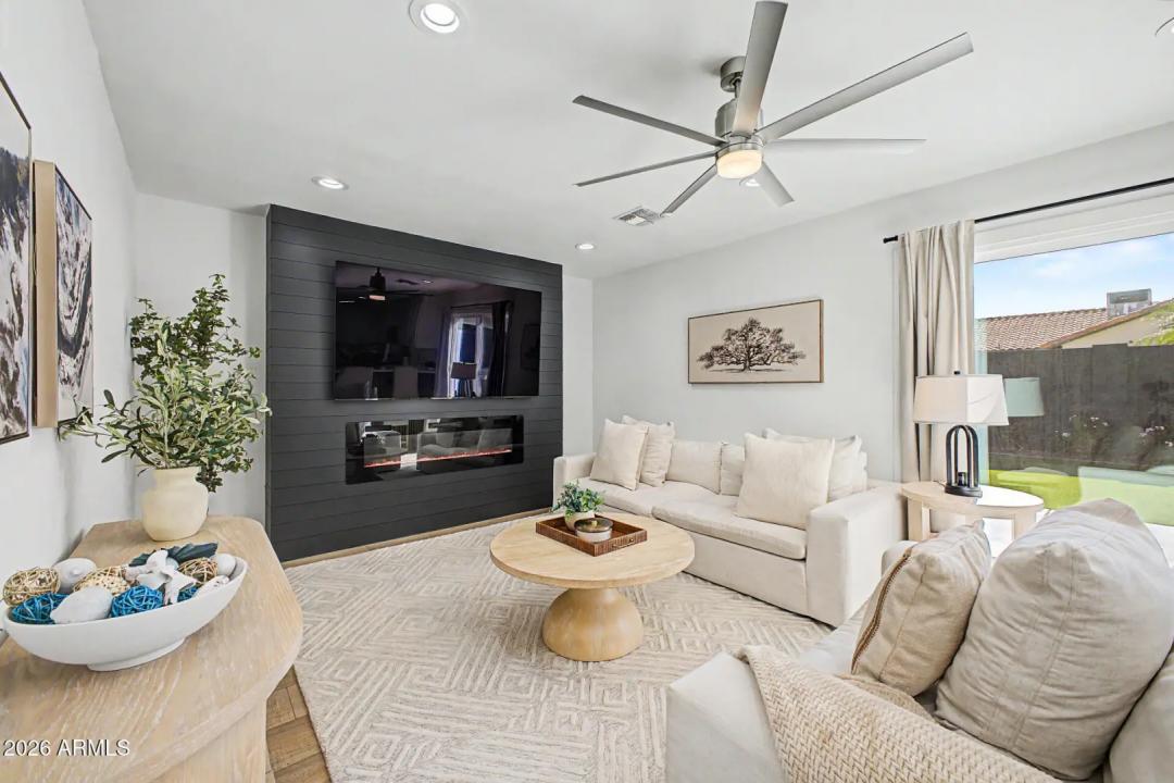 Real Estate Picture 17