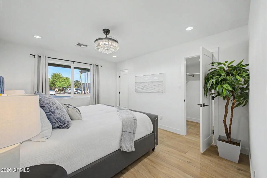 Real Estate Picture 20