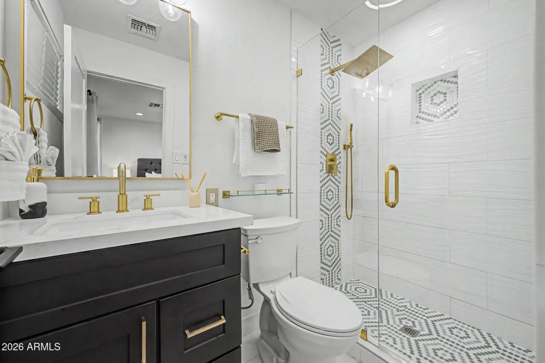 Real Estate Picture 23