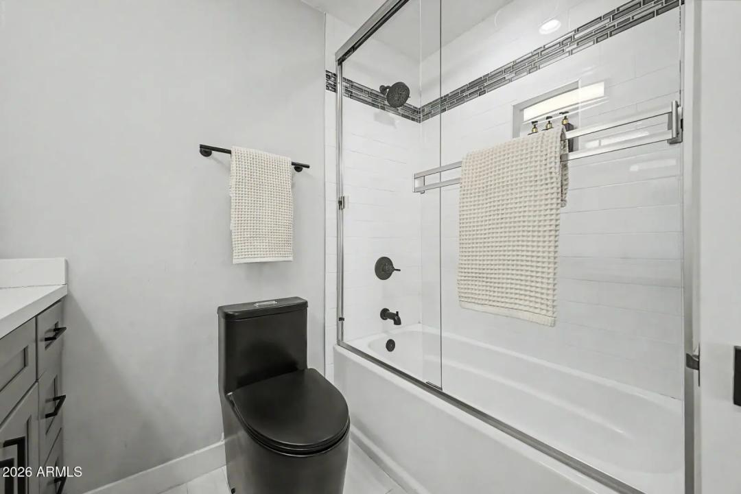 Real Estate Picture 33