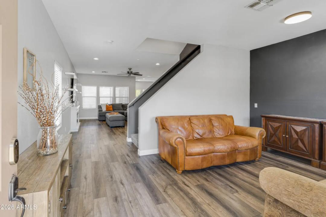 Real Estate Picture 5