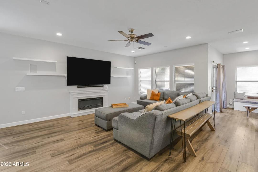 Real Estate Picture 6