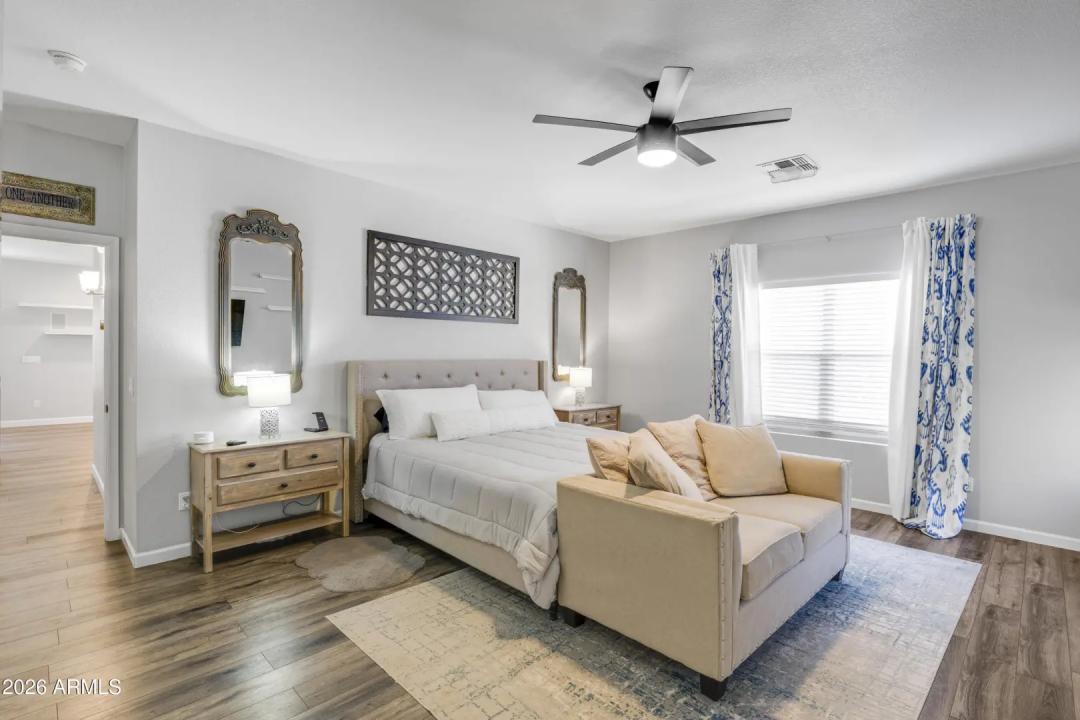 Real Estate Picture 17