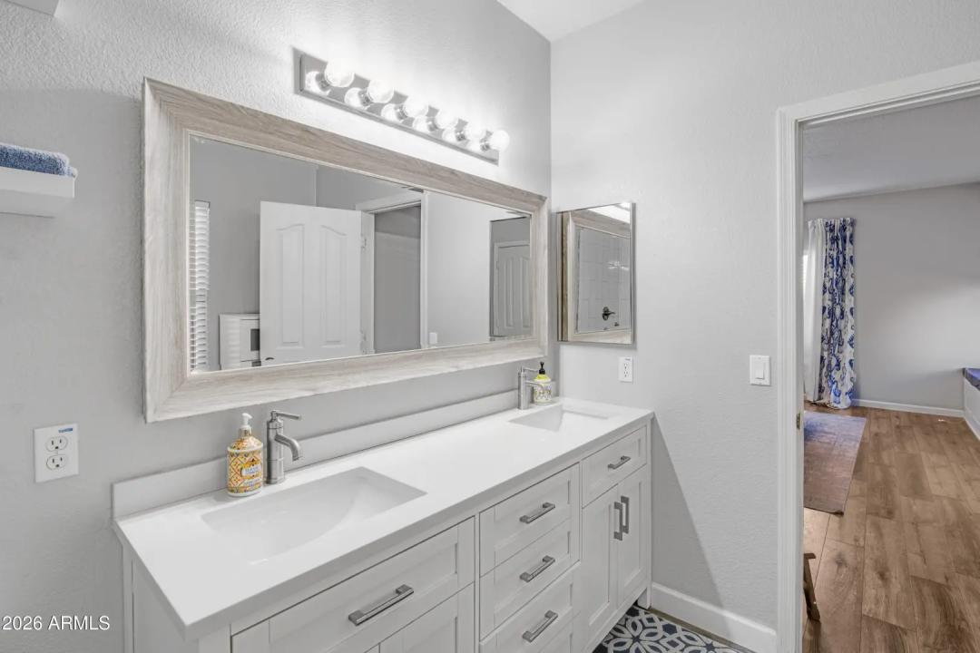 Real Estate Picture 19