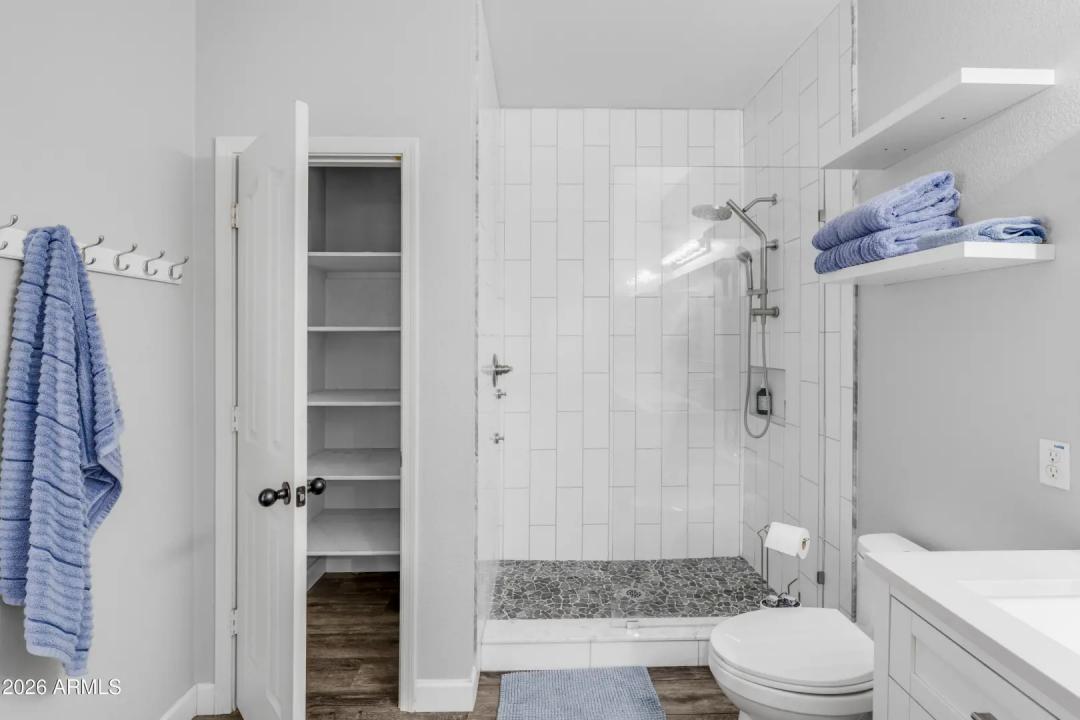 Real Estate Picture 20