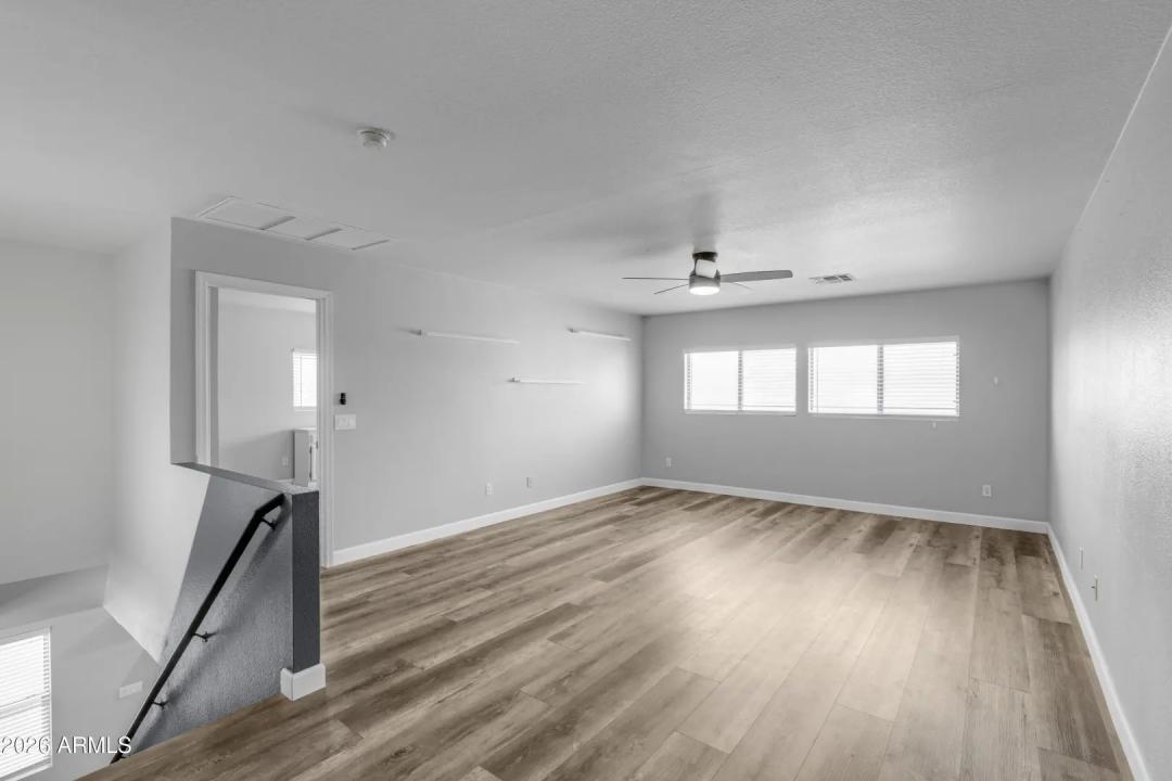 Real Estate Picture 23