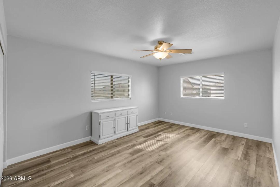 Real Estate Picture 24