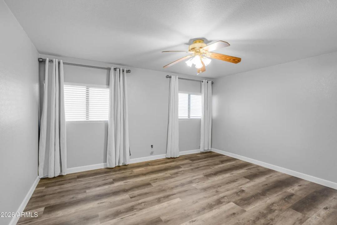 Real Estate Picture 26