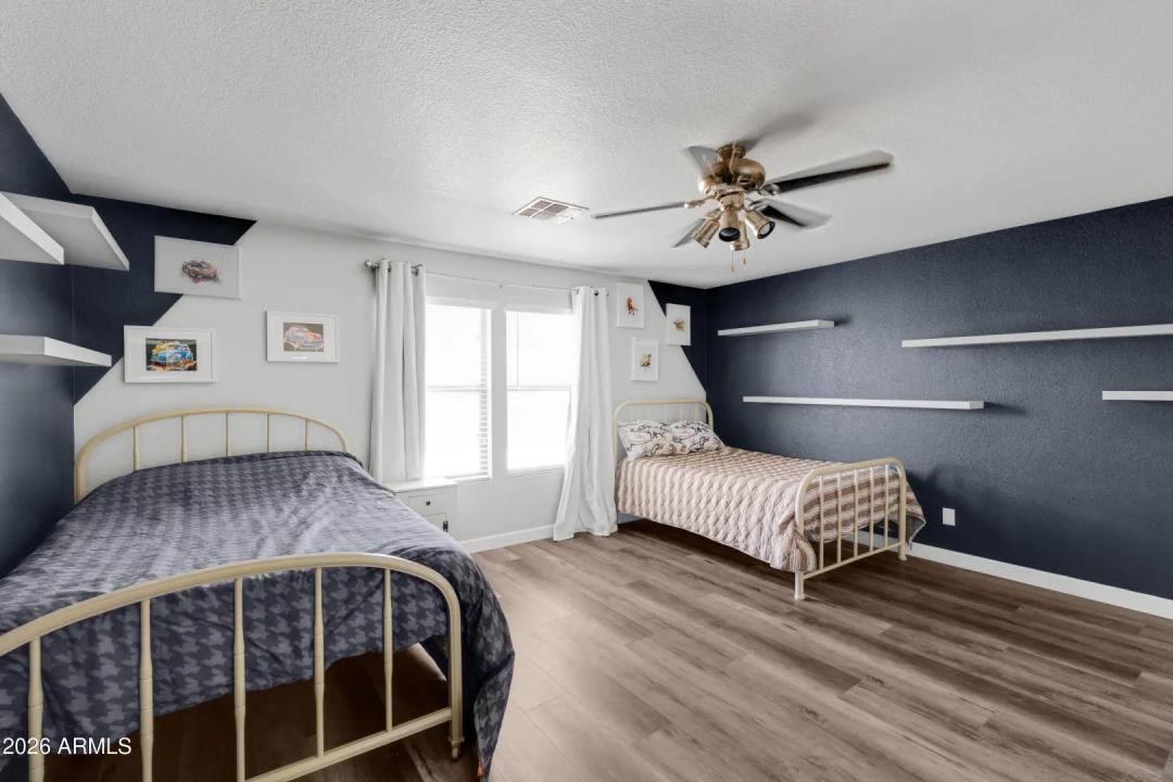 Real Estate Picture 28