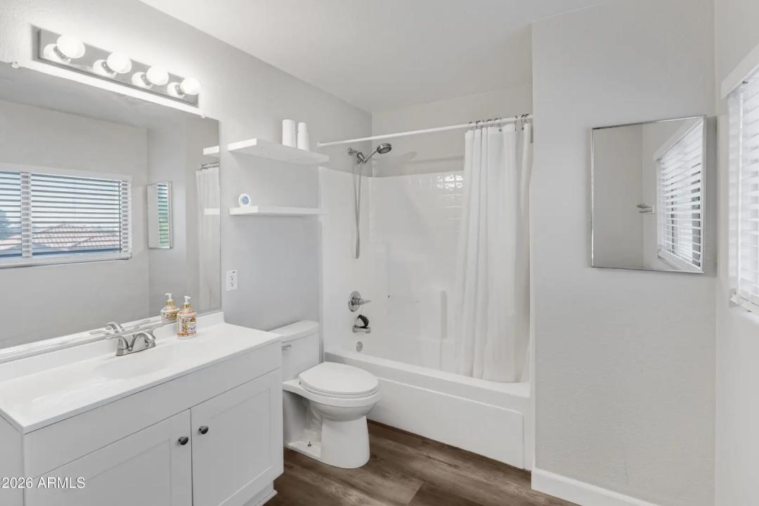 Real Estate Picture 32