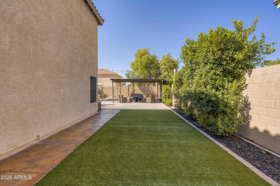 Real Estate Picture 40