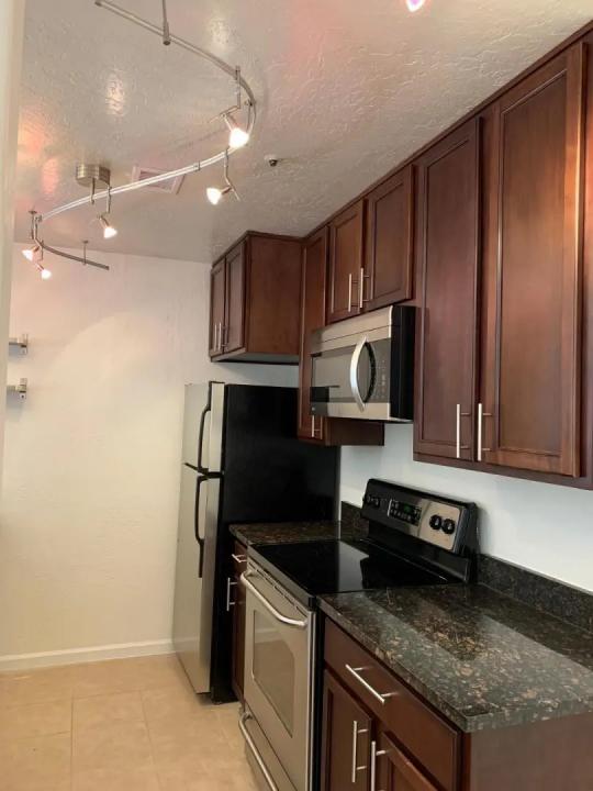 Real Estate Picture 11