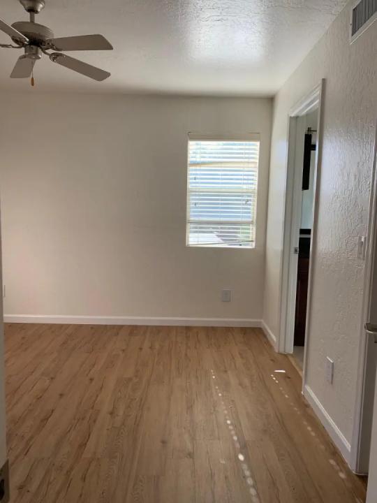 Real Estate Picture 14