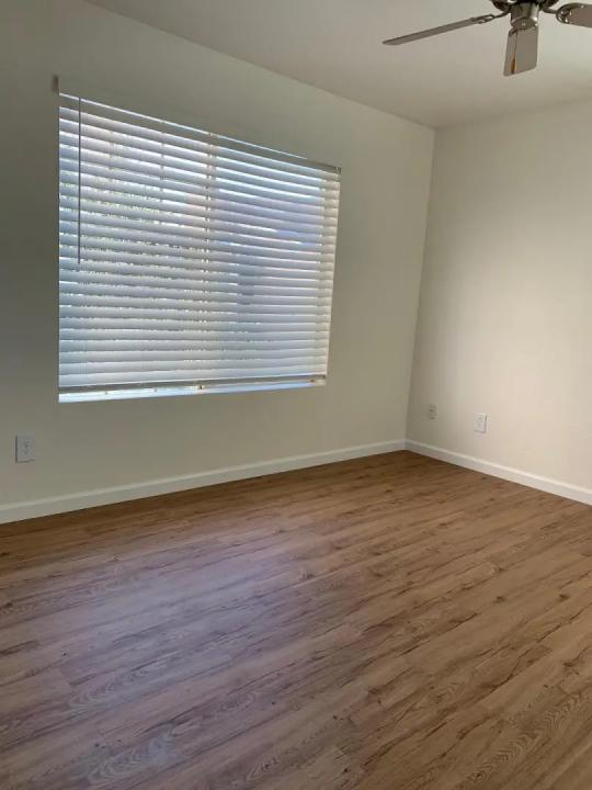 Real Estate Picture 13