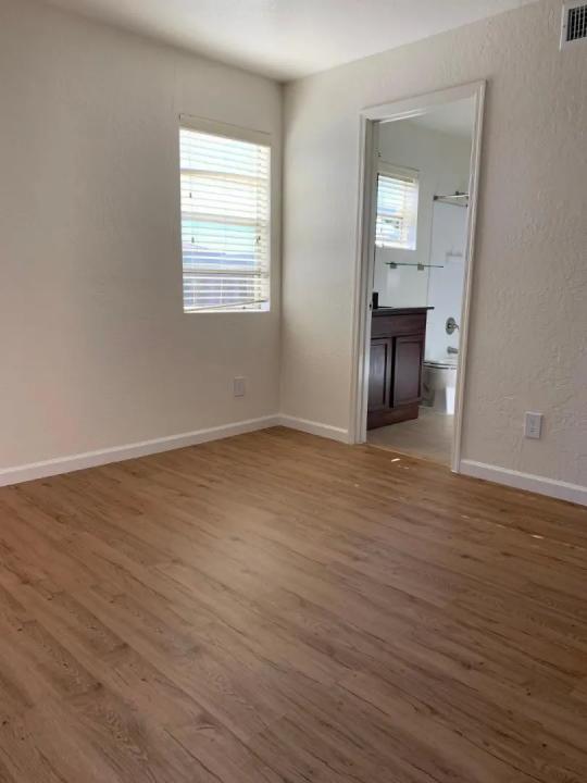 Real Estate Picture 16