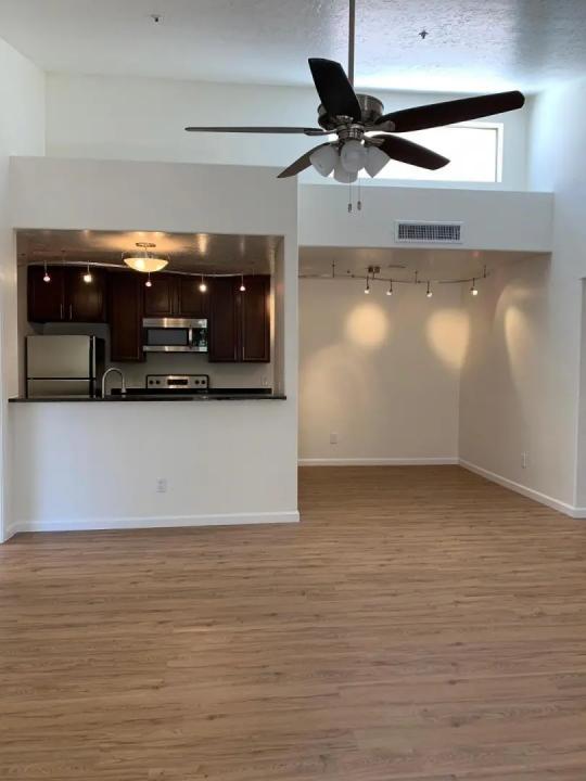 Real Estate Picture 4