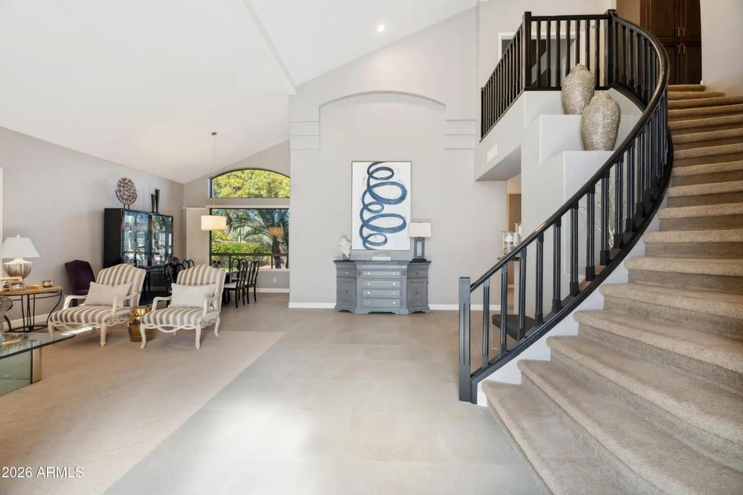 Real Estate Picture 4
