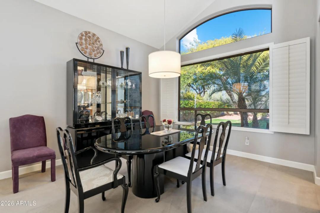Real Estate Picture 11