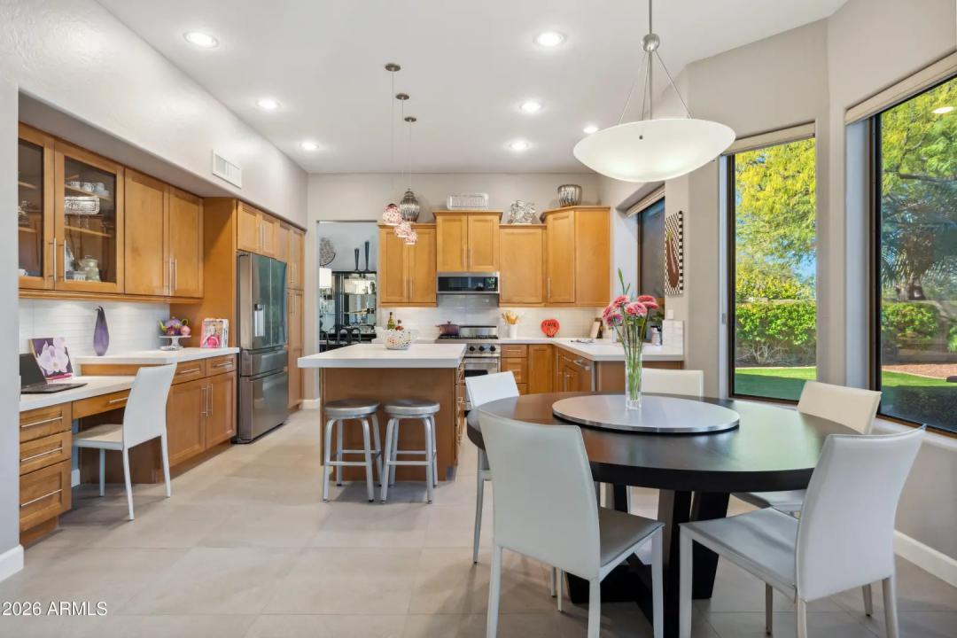 Real Estate Picture 6