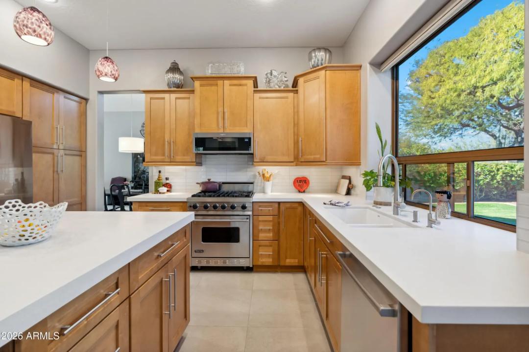 Real Estate Picture 16