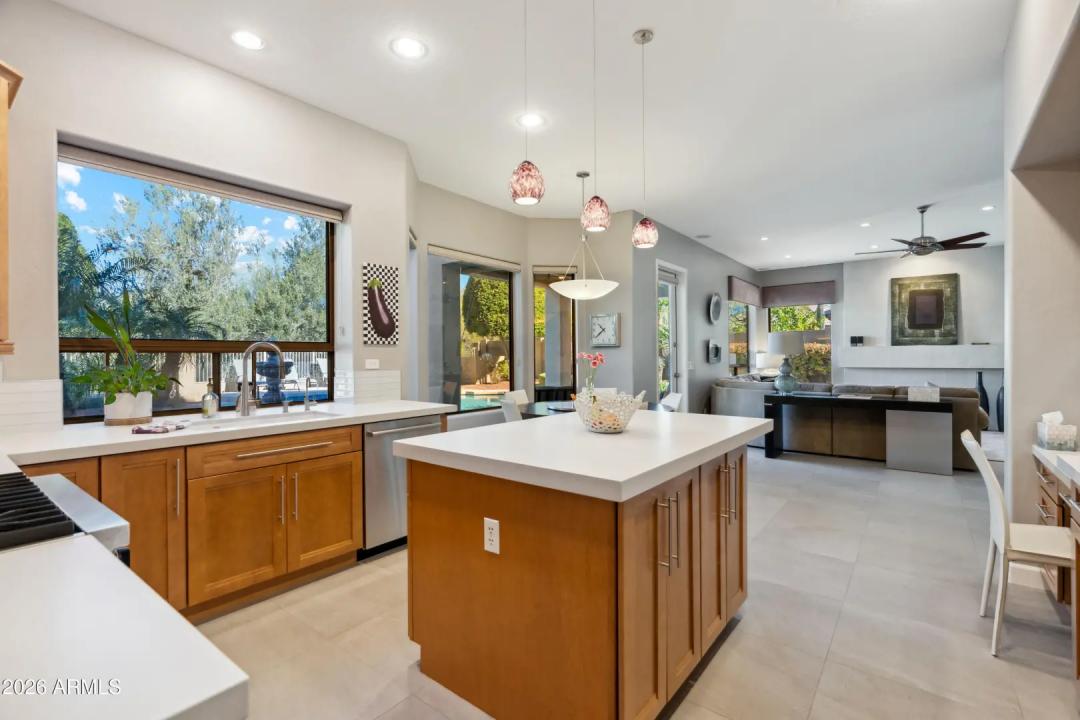 Real Estate Picture 17