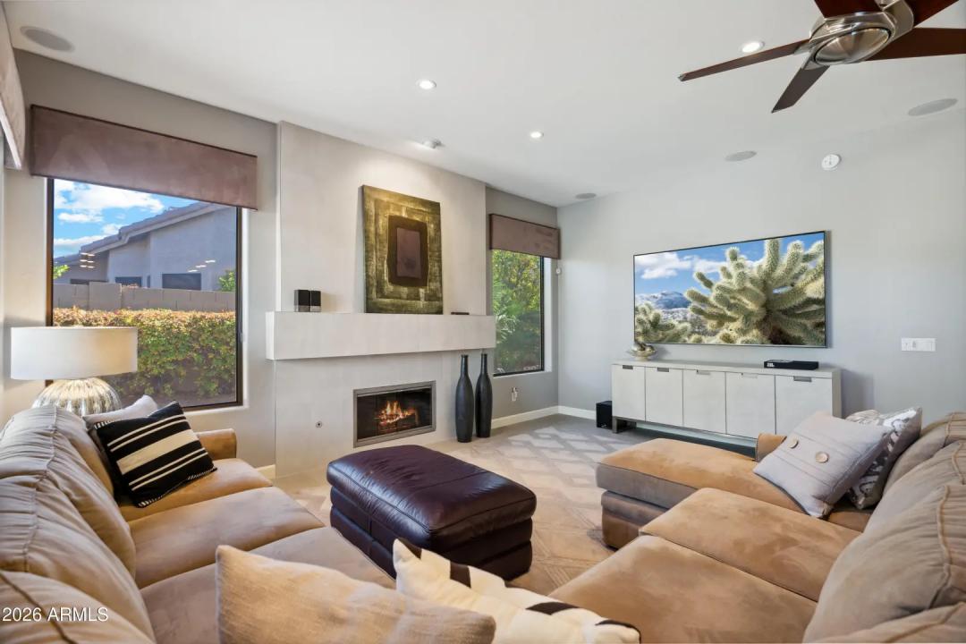 Real Estate Picture 18