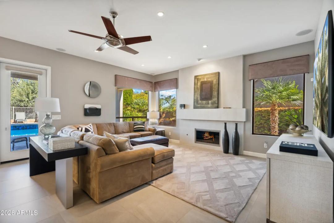 Real Estate Picture 7
