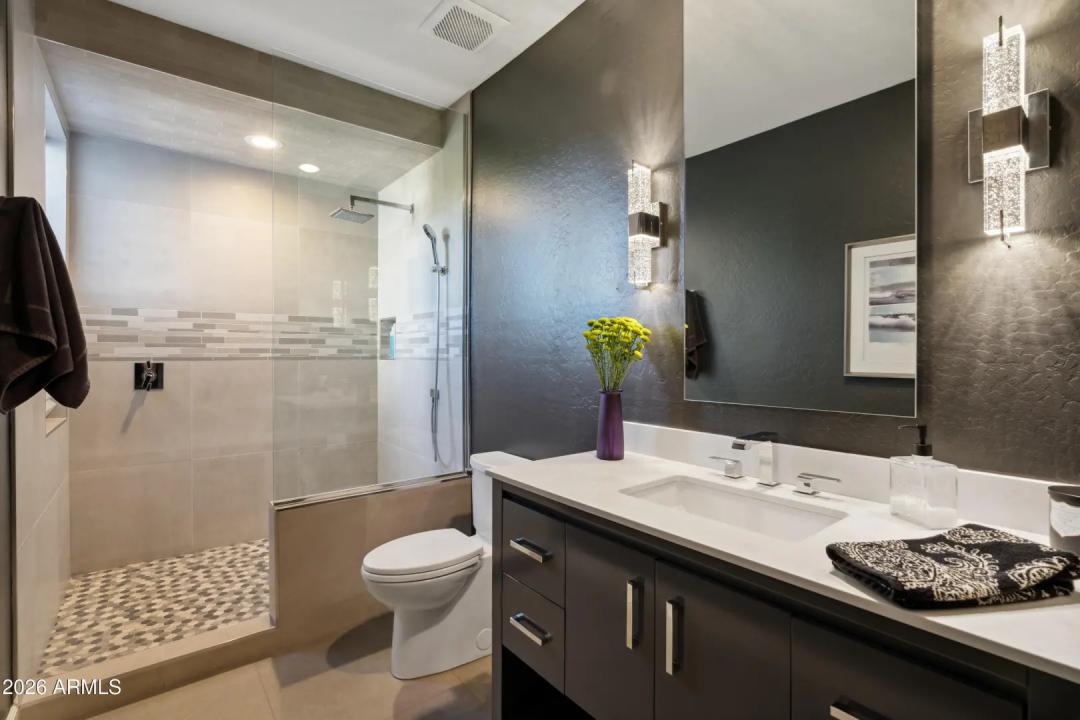 Real Estate Picture 23