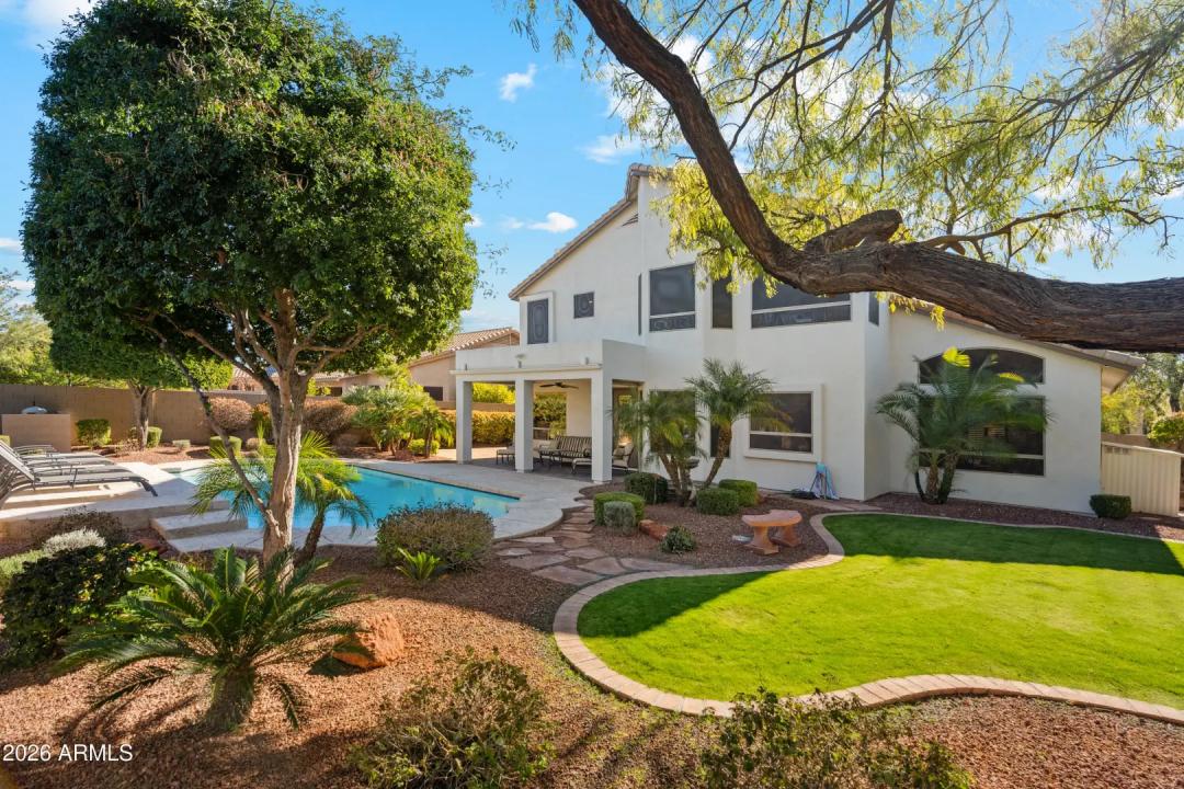 Real Estate Picture 3