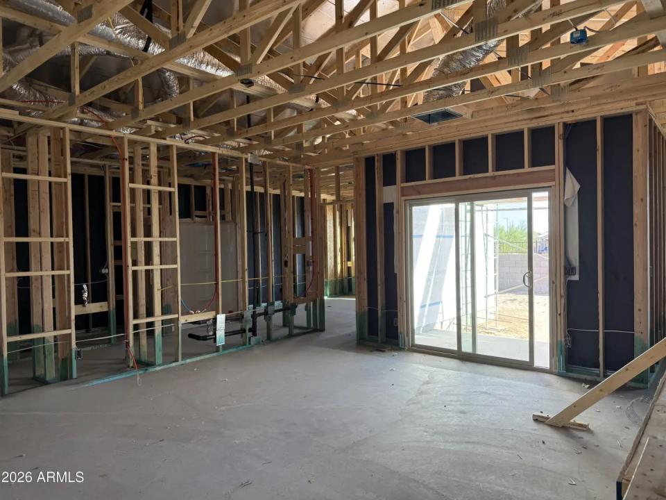 Real Estate Picture 3