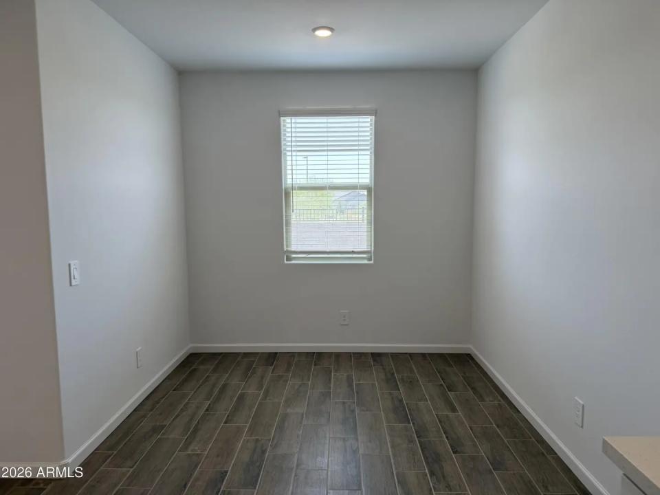 Real Estate Picture 7