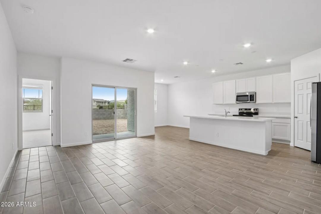 Real Estate Picture 7