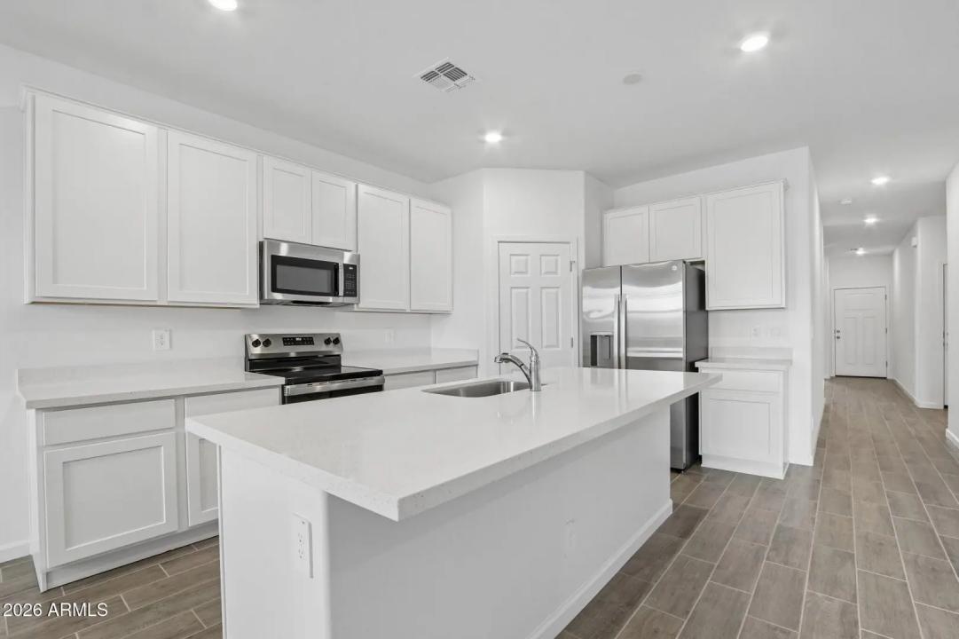 Real Estate Picture 8