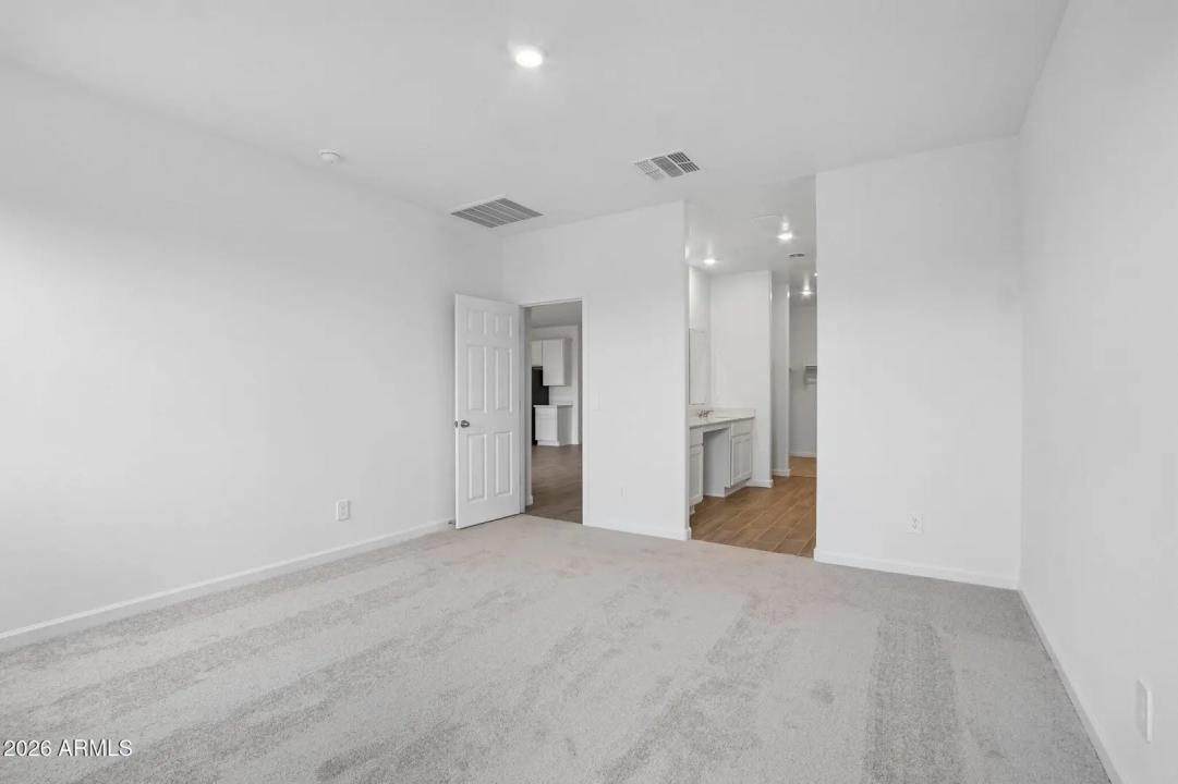 Real Estate Picture 24