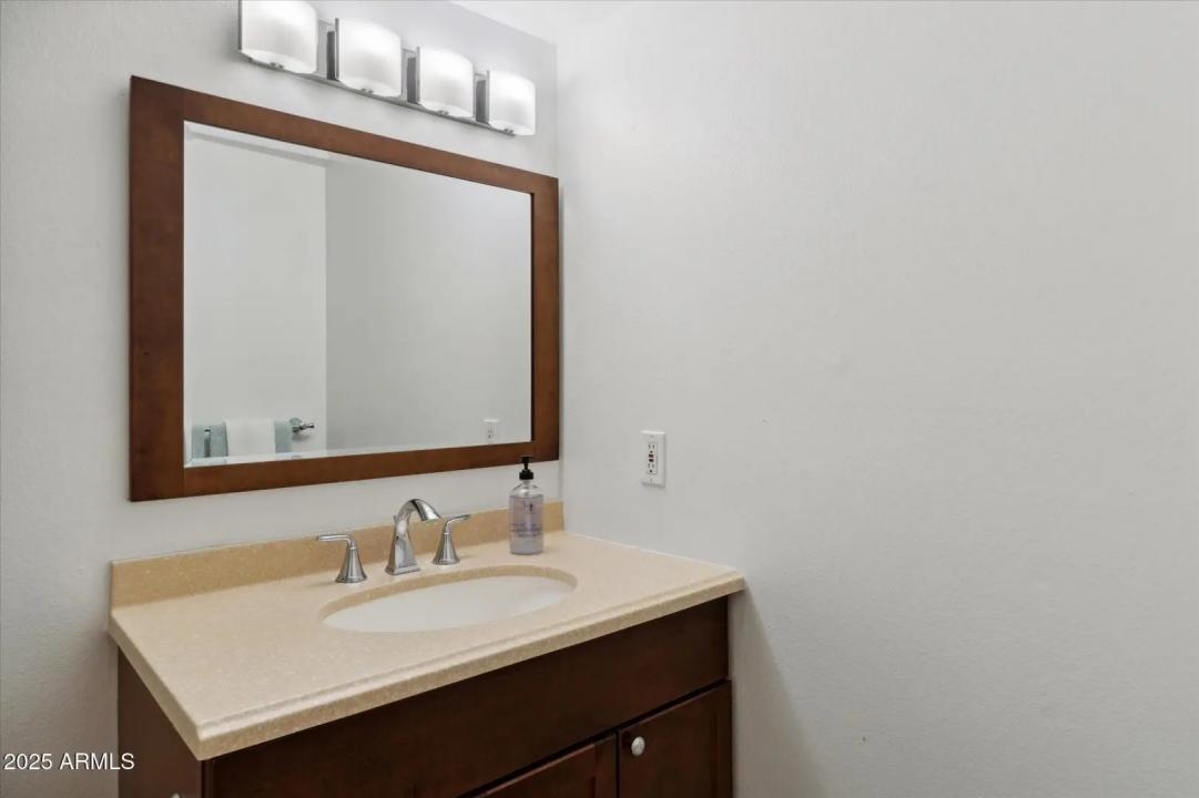 Real Estate Picture 15