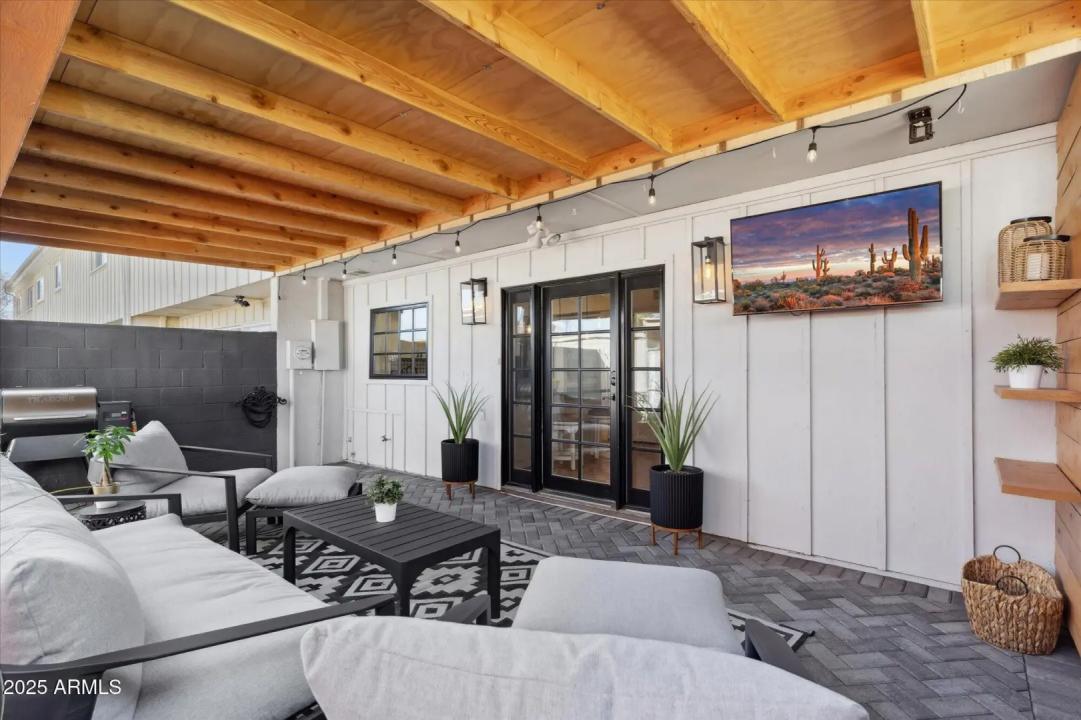 Real Estate Picture 23