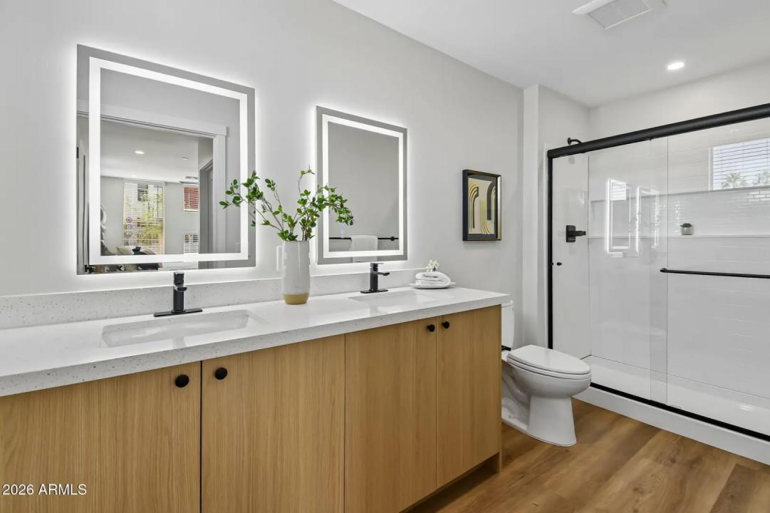 Real Estate Picture 6